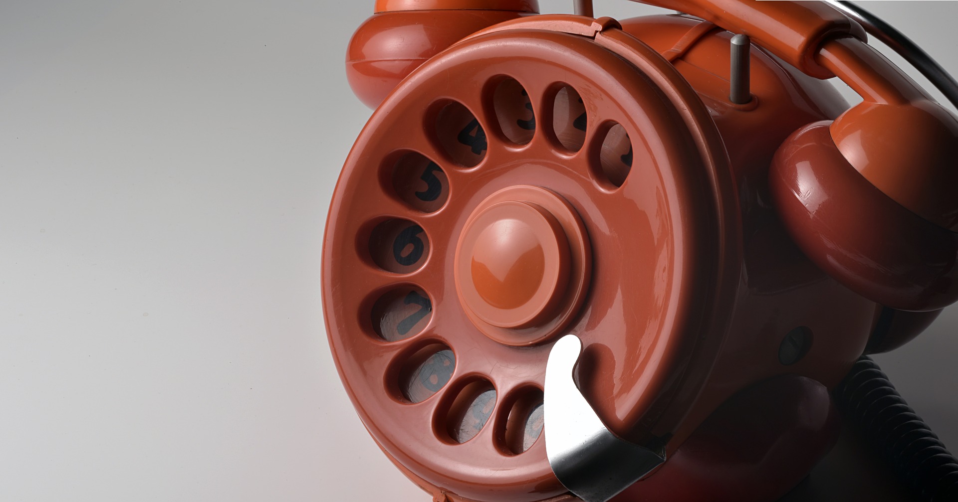 telefono vintage rosso.jpg